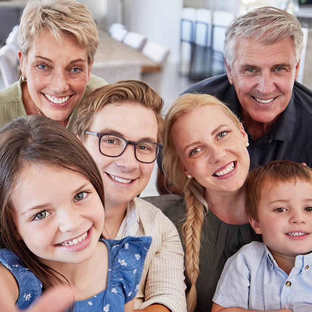 family-children-and-selfie-in-bond-with-men-wome-2025-04-06-09-12-34-utc